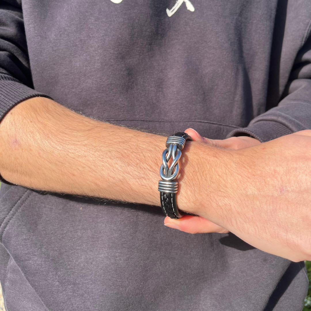סט מחוברים לנצח לילד – צמיד ושרשרת עם חריטה אישית