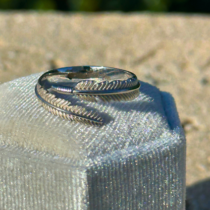 טבעת נוצת המלאך להנצחה עם חריטה אישית